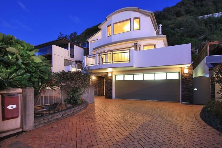 Photo of property in 3 Ocean Parade, Pukerua Bay, 5026