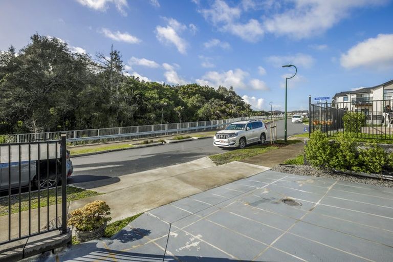 Photo of property in 46 Tannaghmore Drive, Flat Bush, Auckland, 2019