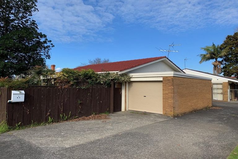 Photo of property in 1/63 Butley Drive, Farm Cove, Auckland, 2012