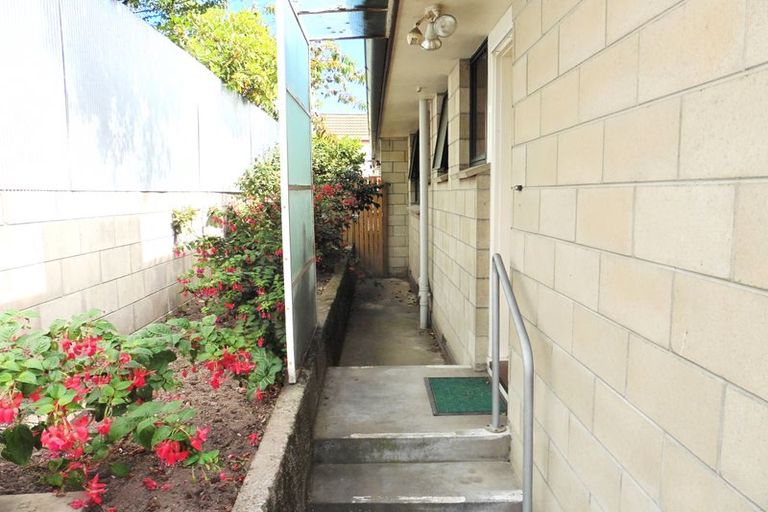 Photo of property in 1/2 Clifton Terrace, West End, Timaru, 7910