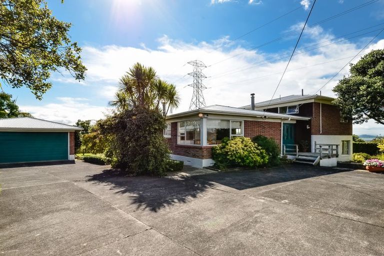 Photo of property in 42 Coniston Avenue, Te Atatu South, Auckland, 0610