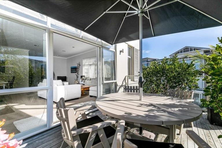 Photo of property in 9 Eaves Bush Parade, Orewa, 0931