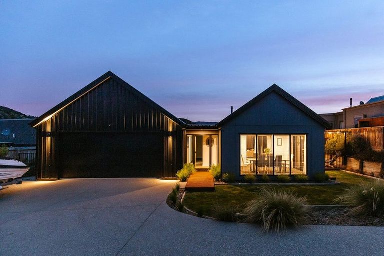 Photo of property in 24 Robrosa Street, Wanaka, 9305