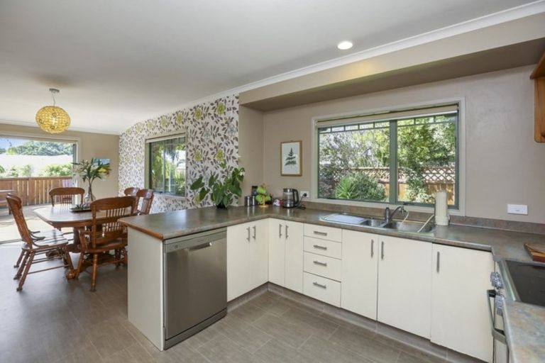 Photo of property in 3c Tyne Place, Highlands Park, New Plymouth, 4312