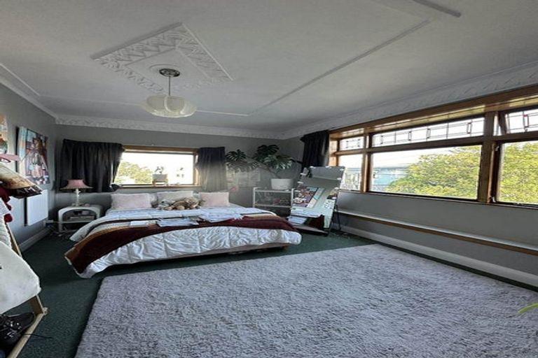 Photo of property in 10 Helen Street, Brooklyn, Wellington, 6021