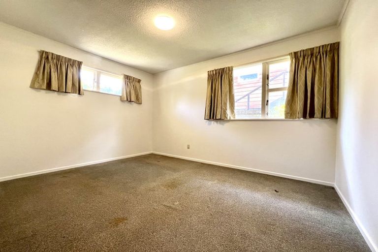 Photo of property in 1/28 Sequoia Place, Sunnynook, Auckland, 0620