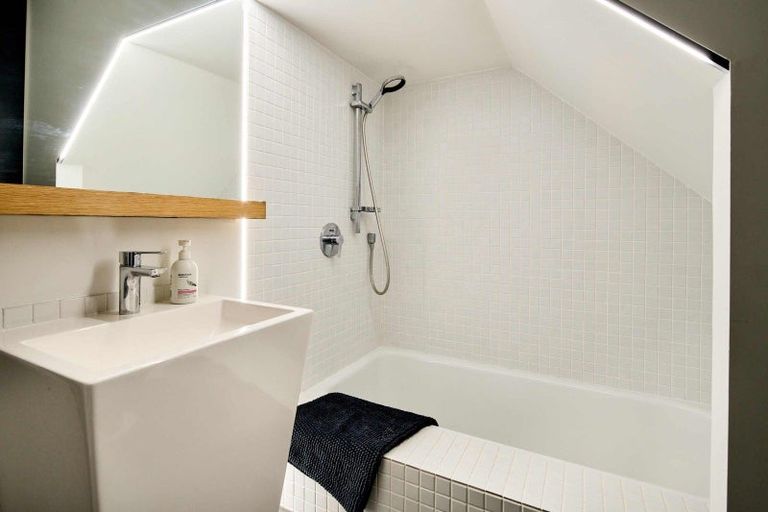 Photo of property in 64a Orangi Kaupapa Road, Northland, Wellington, 6012