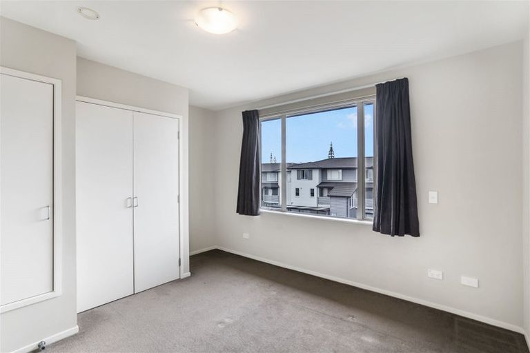Photo of property in 4/25 Opito Way, East Tamaki, Auckland, 2013