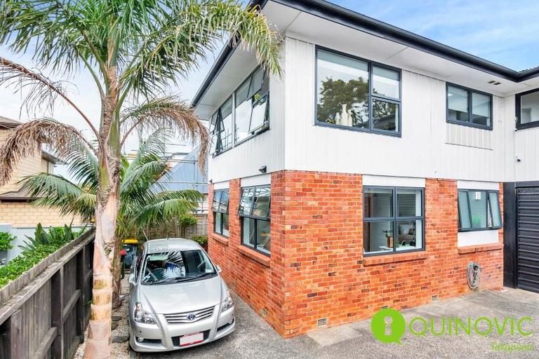 Photo of property in 5/233 Hurstmere Road, Takapuna, Auckland, 0622