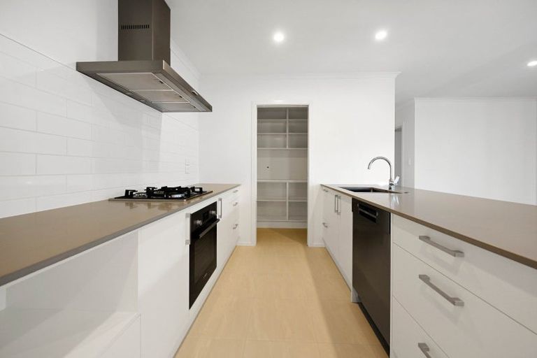 Photo of property in 56 Waruhia Crescent, Rototuna North, 3281