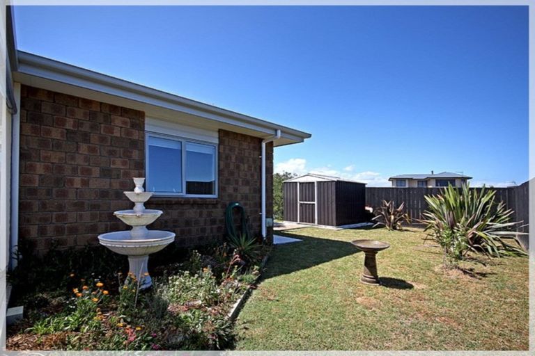 Photo of property in 12 Oxnam Place, Foxton Beach, Foxton, 4815