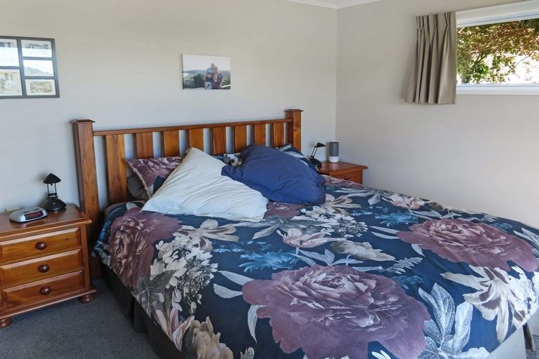 Photo of property in 8 Otira Grove, Kelson, Lower Hutt, 5010