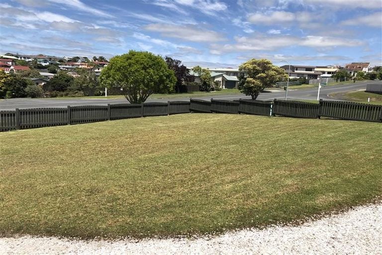Photo of property in 28 Tamatea Drive, Snells Beach, 0920