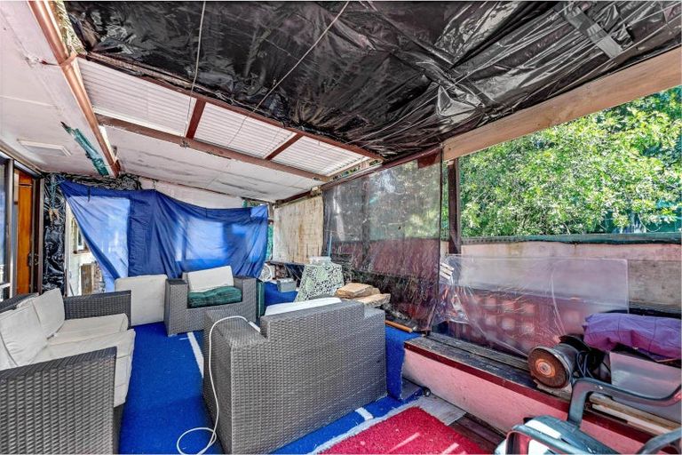 Photo of property in 87 Smythe Road, Henderson, Auckland, 0612