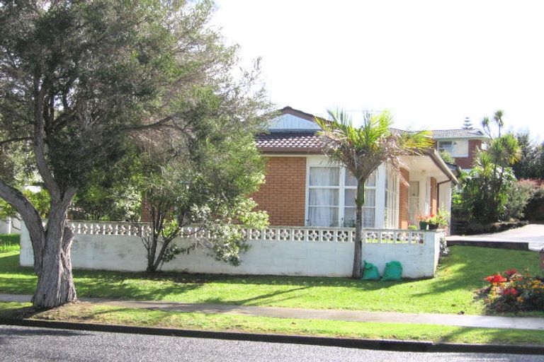 Photo of property in 2/139 Clovelly Road, Bucklands Beach, Auckland, 2012