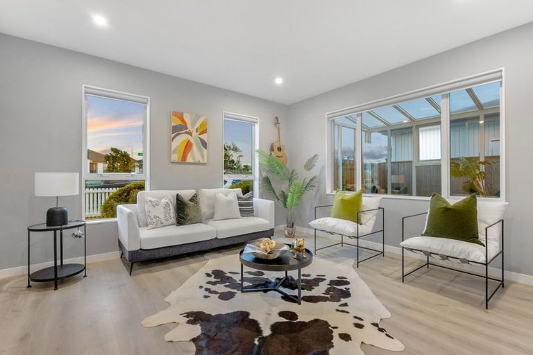 Photo of property in 47 Johns Creek Crescent, Silverdale, 0932