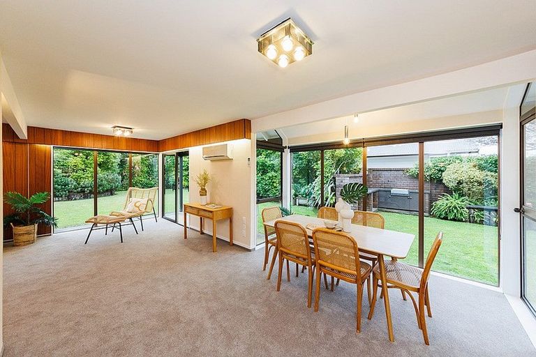 Photo of property in 25 Heathcote Place, Fitzherbert, Palmerston North, 4410