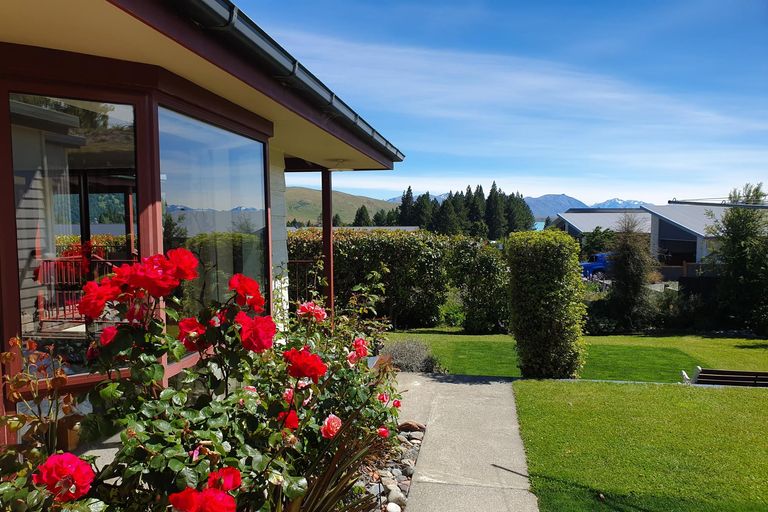 Photo of property in 3 O'neill Place, Lake Tekapo, 7999