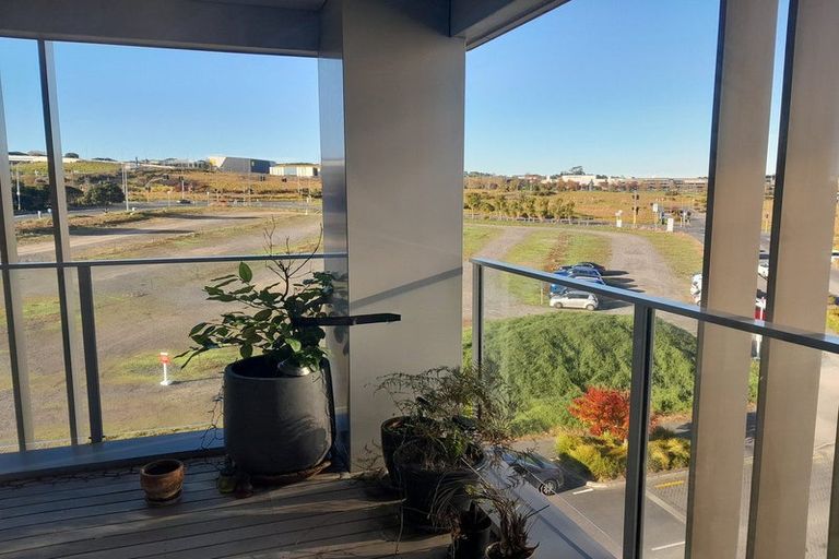 Photo of property in 305/7 Kaipiho Lane, Albany, Auckland, 0632