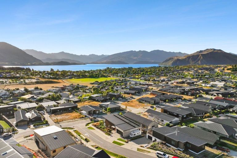 Photo of property in 48 Farrant Drive, Wanaka, 9305