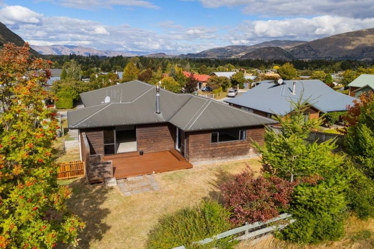 Photo of property in 4 Hillview Place, Wanaka, 9305
