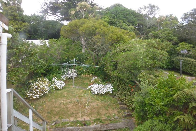 Photo of property in 2/39 Grove Road, Kelburn, Wellington, 6012