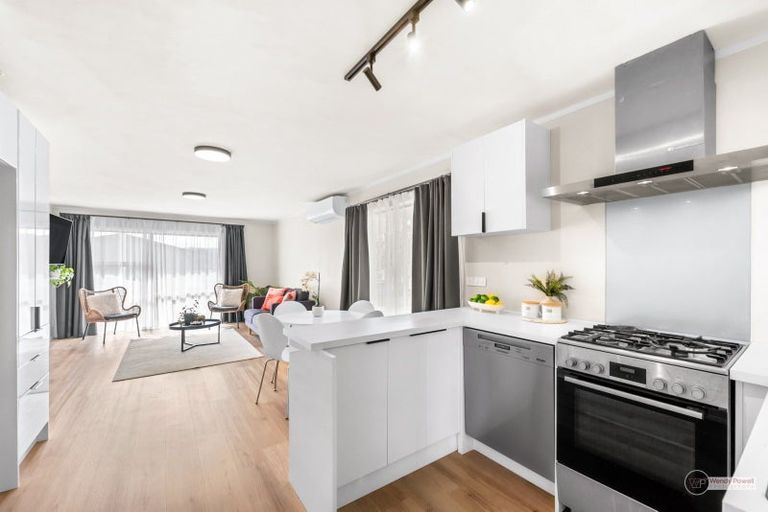 Photo of property in 2/31 Kowhai Street, Wainuiomata, Lower Hutt, 5014