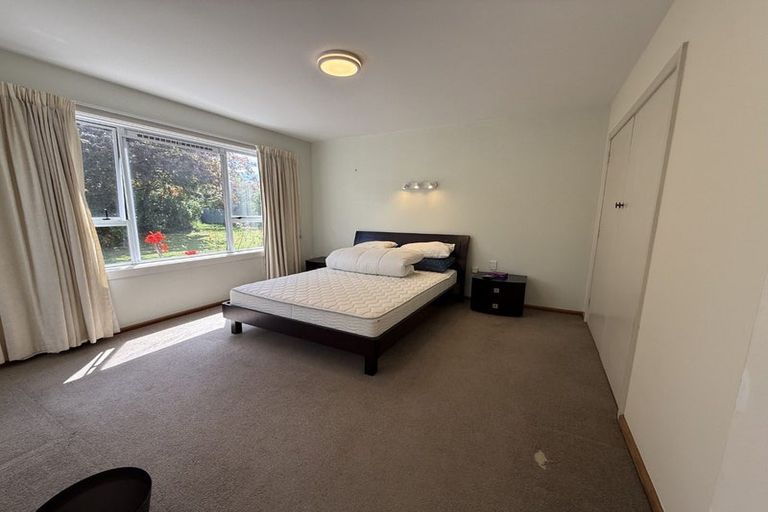 Photo of property in 20 Ambleside Drive, Burnside, Christchurch, 8053