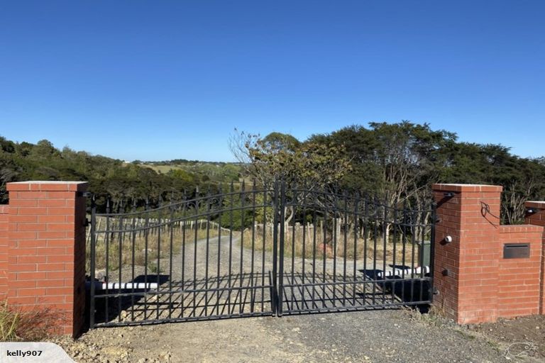 Photo of property in 60 Cheriton Road, Mellons Bay, Auckland, 2014