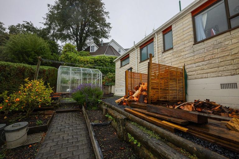 Photo of property in 71 Glenross Street, Glenross, Dunedin, 9011