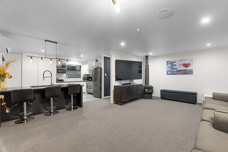 Photo of property in 34 Karaka Street, Helensville, 0800