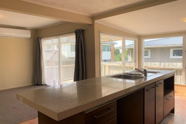 Photo of property in 3 Nile Road, Kelston, Auckland, 0602