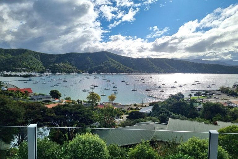 Photo of property in 29 Amelia Crescent, Waikawa, Picton, 7220