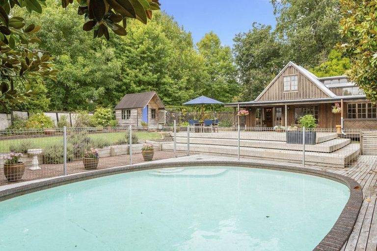 Photo of property in 29 Carter Road, Oratia, Auckland, 0604