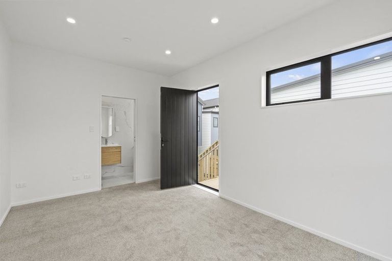 Photo of property in 32 Whare Kauri Road, Papakura, 2110