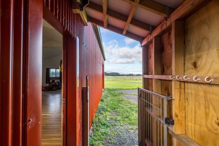 Photo of property in 370 Western Lake Road, Western Lake, Featherston, 5773