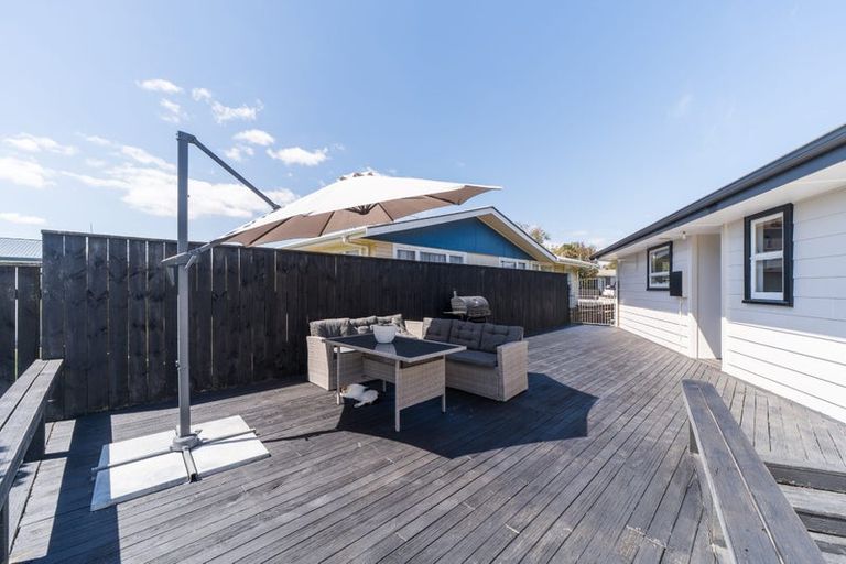 Photo of property in 36 Tararua Terrace, Cloverlea, Palmerston North, 4412