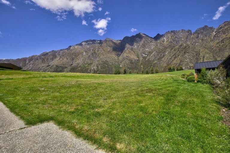 Photo of property in 13 Pendeen Crescent, Jacks Point, Queenstown, 9371