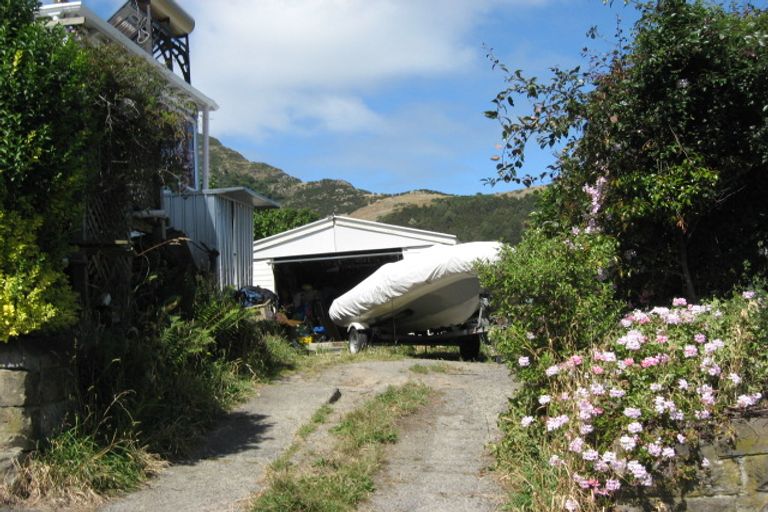 Photo of property in 16 Cornwall Road, Lyttelton, 8082