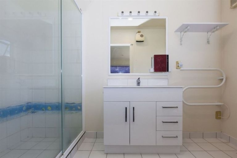 Photo of property in 10 Riegler Place, Belfast, Christchurch, 8051