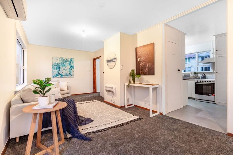 Photo of property in 25 Bell Street, Tawa, Wellington, 5028