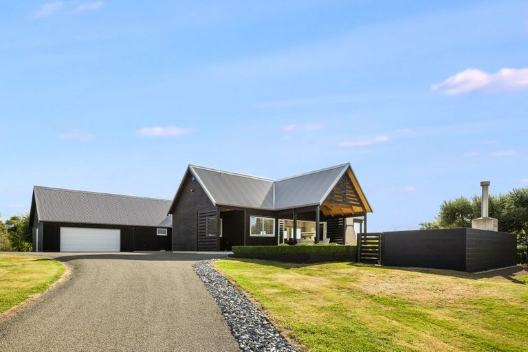 Photo of property in 67 Tarahunga Road, Levin, 5571