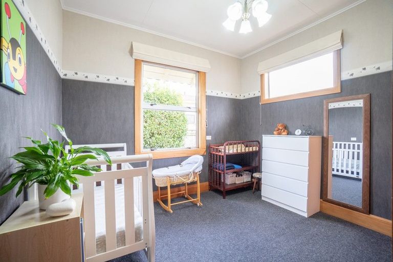 Photo of property in 18 Kingswood Street, Takaro, Palmerston North, 4412
