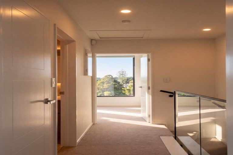 Photo of property in 5/9 Utting Street, Birkdale, Auckland, 0626