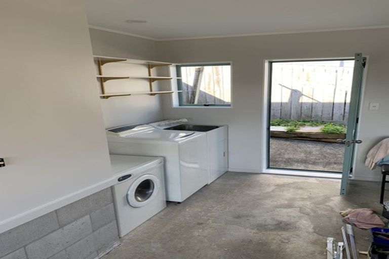 Photo of property in 16 Imelda Road, Te Atatu Peninsula, Auckland, 0610