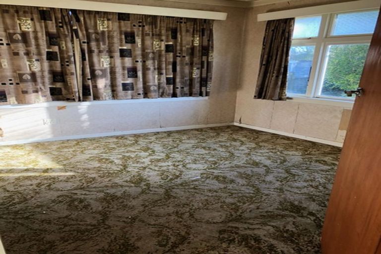 Photo of property in 13 Hunter Street, Edendale, 9825