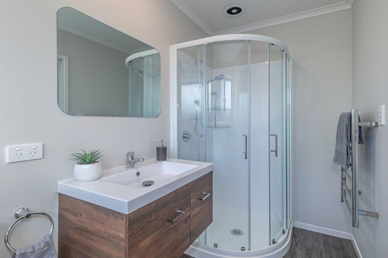 Photo of property in 5a Mckenzie Street, Levin, 5510