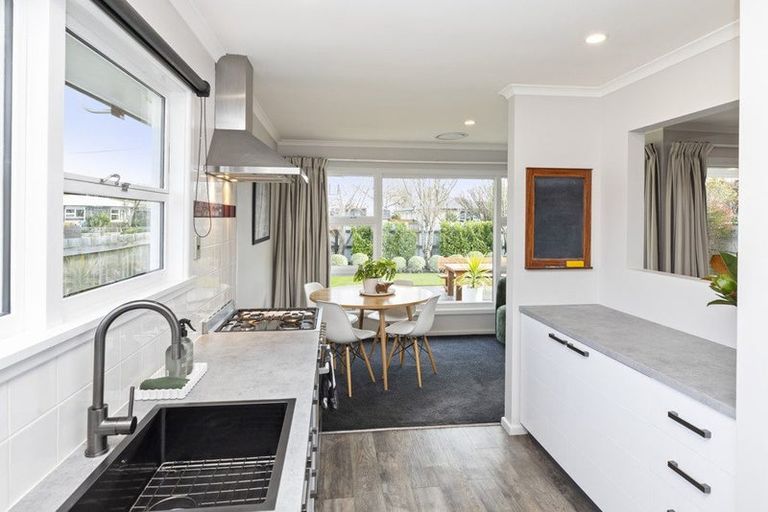 Photo of property in 21 Brent Place, Papanui, Christchurch, 8053