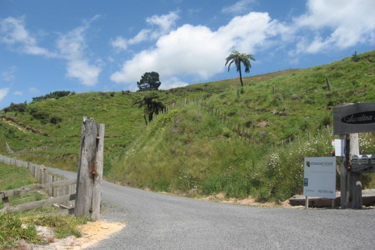 Photo of property in 57 Oliver Road, Minden, Tauranga, 3171