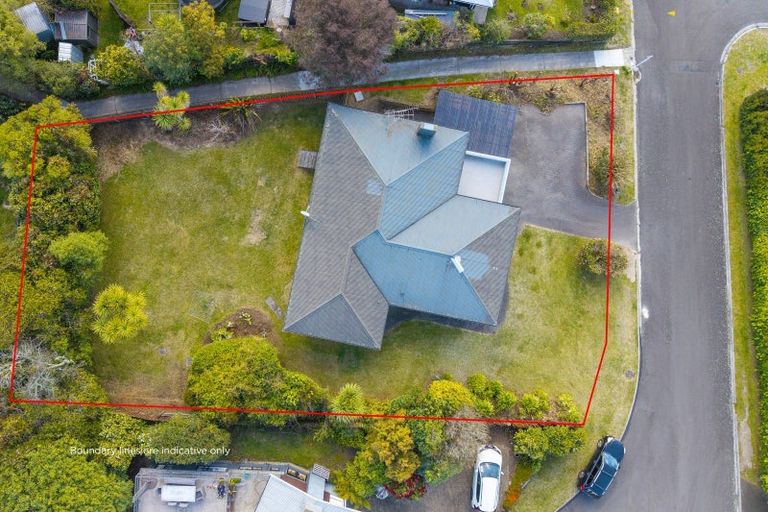 Photo of property in 18 Scenic Heights, Acacia Bay, Taupo, 3330